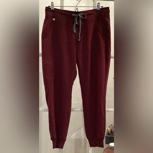 Figs Women's Size M Petite Zamora High Waisted Jogger Scrub Pants Burgundy